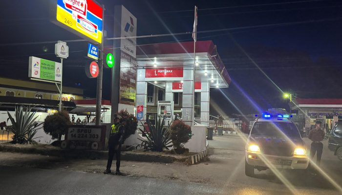 Satlantas Polres Toba Patroli Blue Light Malam Hari
