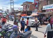 Hari ini Puncak Arus Mudik Jelang Tahun Baru,Pasar Porsea Ramai,Arus Lalu Lintas Alami Kepadatan Kendaraan.