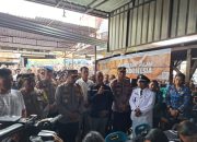 Melayat Ke Rumah Duka Camat Siantar Narumonda Kapolres Toba Toba Ucapkan Belasungkawa