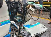 TOba-Kecelakaan Kembali Lagi Terjadi di Jalan Umum Medan Menuju Tarutung Tepatnya di Desa Lintong Nihuta,Kecamatan Balige, Kabupaten Toba, Propinsi Sumatera Utara di mana Truk Box Menabrak Travel Parisma Pada Sabtu Pagi ( 15/2/2025) Sekitar Pukul 9.30 Wib