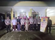 Polsek Lumban Julu Bersama Bhayangkari dan Personil Bagikan Takjil dan Buka Puasa Bersama