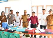 TOBA, Sebagai Wujud Komitmen Kuat Dalam Mencegah Penyalahgunaan dan Pemberantasan Narkoba,Kapolres Toba AKBP V.J Parapaga S.I.K Bersama Wakil Bupati Toba Audi Murphy O,.Sitorus,Melaksanakan Tes Urin di Aula Kantor Camat Laguboti
