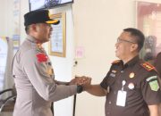 Pererat Koordinasi, Kapolres Toba AKBP V.J Parapaga Silaturahmi ke PN Balige dan Kajari Toba.