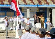 Peduli Generasi Bangsa, Kapolsek Habinsaran Berikan Motivasi Pelajar di SMKN Nassau.
