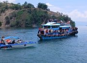 Doa dan Tabur Bunga Tandai Penghentian Pencarian Korban Tenggelam di Situmurun