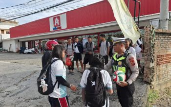 Kasat Lantas Polres Toba Sapa Pelajar dan Ajak Pelajar Jadi Pelopor Keselamatan Berlalu Lintas