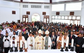 Bupati Vandiko Bersama Uskup Agung Medan Teken Prasasti Gereja Katolik Santo Paulus Saitnihuta