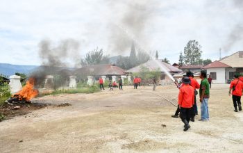 Pemkab Samosir dan PT Inalum Perkuat Kesiapsiagaan Karhutla Berbasis Masyarakat, Bantuan Peralatan Disalurkan